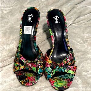 FIONI Clothing Multicolor Floral Heels